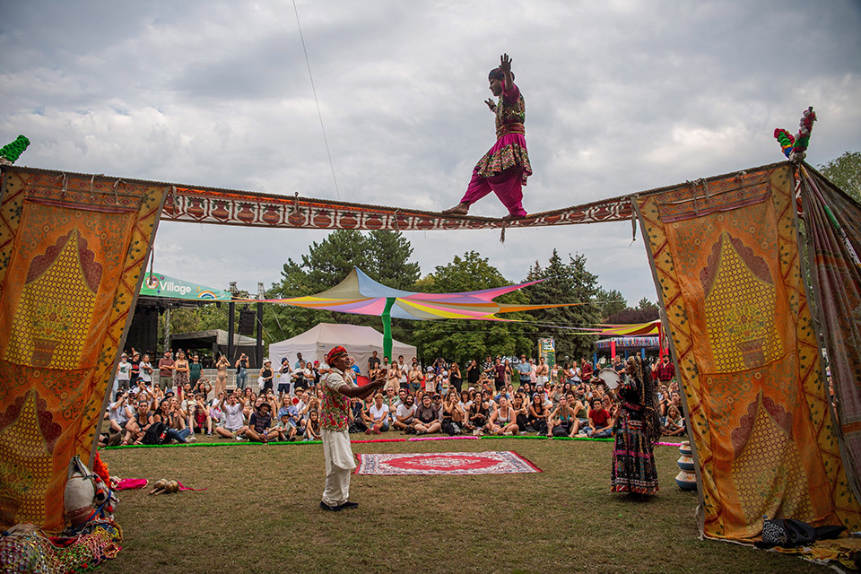 Πιστά αντίγραφα-1