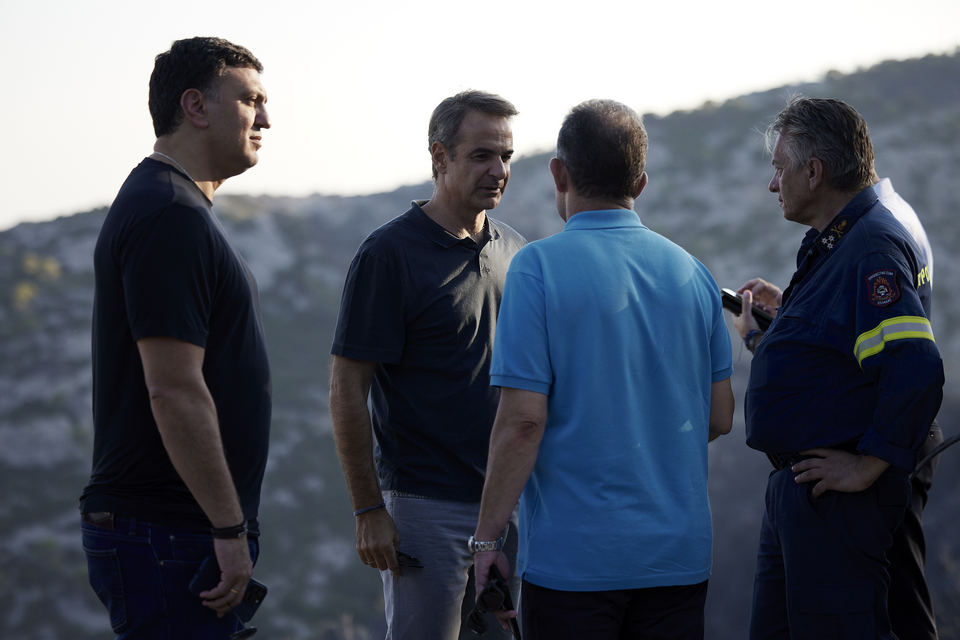 Πυρκαγιά στην Πάρνηθα: Επί τόπου Μητσοτάκης-Κικίλιας-1