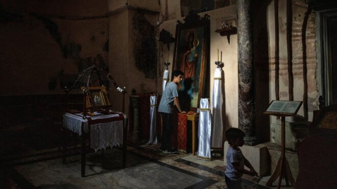 σύμβολο-τα-πολλά-πρόσωπα-της-παναγίας-562565110