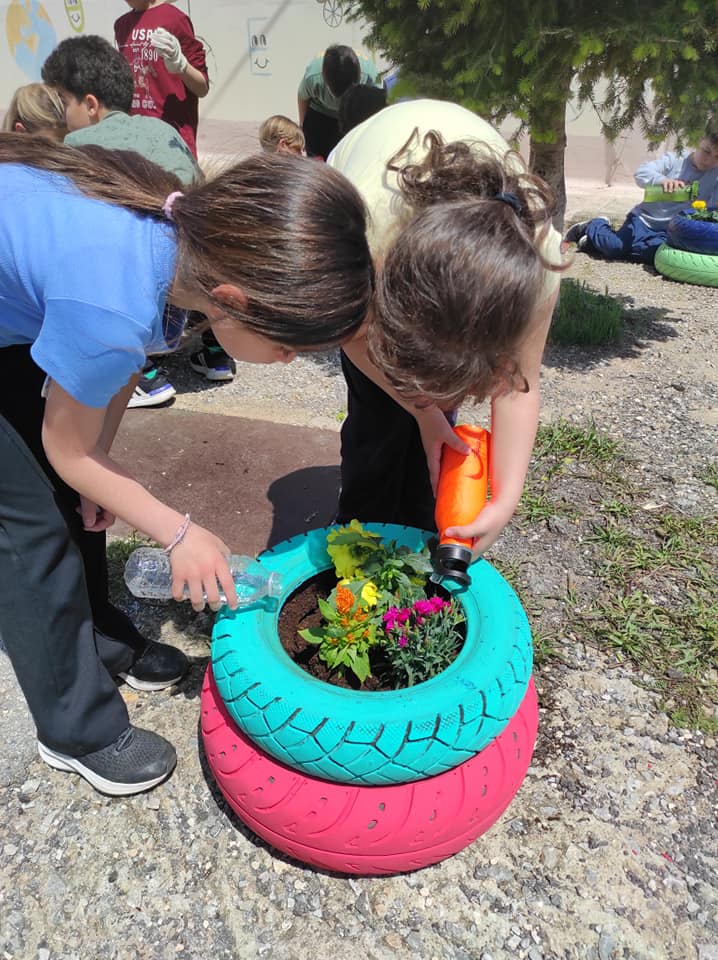 Το σχολείο που αγκάλιασε τα ελληνόπουλα του Πόντου, μετράει πληγές από την πυρκαγιά-4