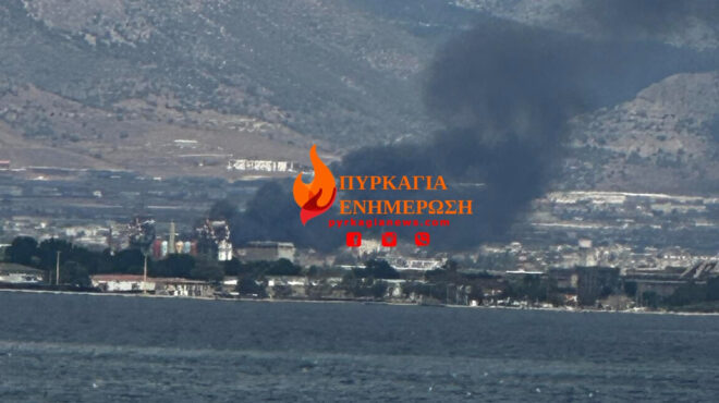 ασπρόπυργος-πυρκαγιά-σε-χώρο-ανακύκλ-562568473