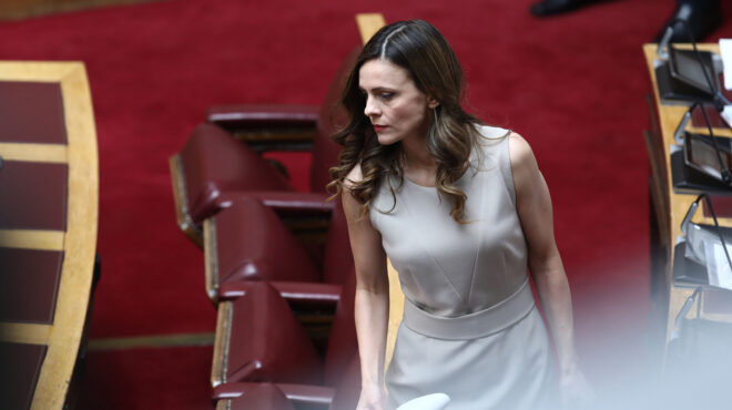 στο-πλευρό-της-αχτσιόγλου-τσακαλώτος-562559371