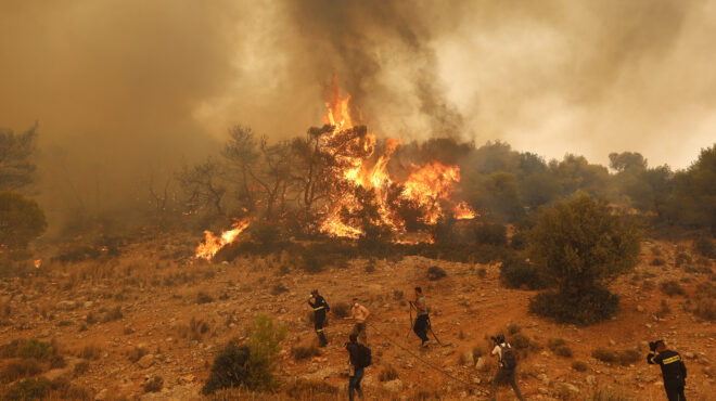 ορος-αιγάλεω-προσοχή-εύφλεκτο-562559359