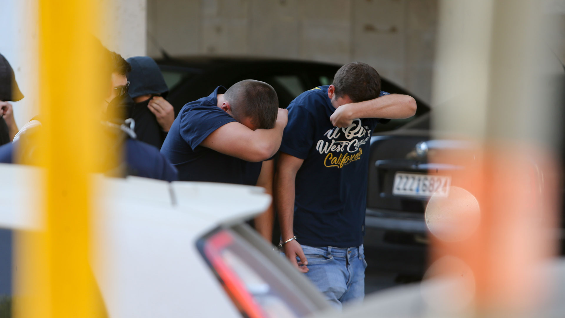 Νέα Φιλαδέλφεια: «Φρούριο» η Ευελπίδων – Ενώπιον του εισαγγελέα οι συλληφθέντες-1