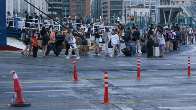 φεύγουν-οι-αδειούχοι-του-αυγούστου-α-562566373