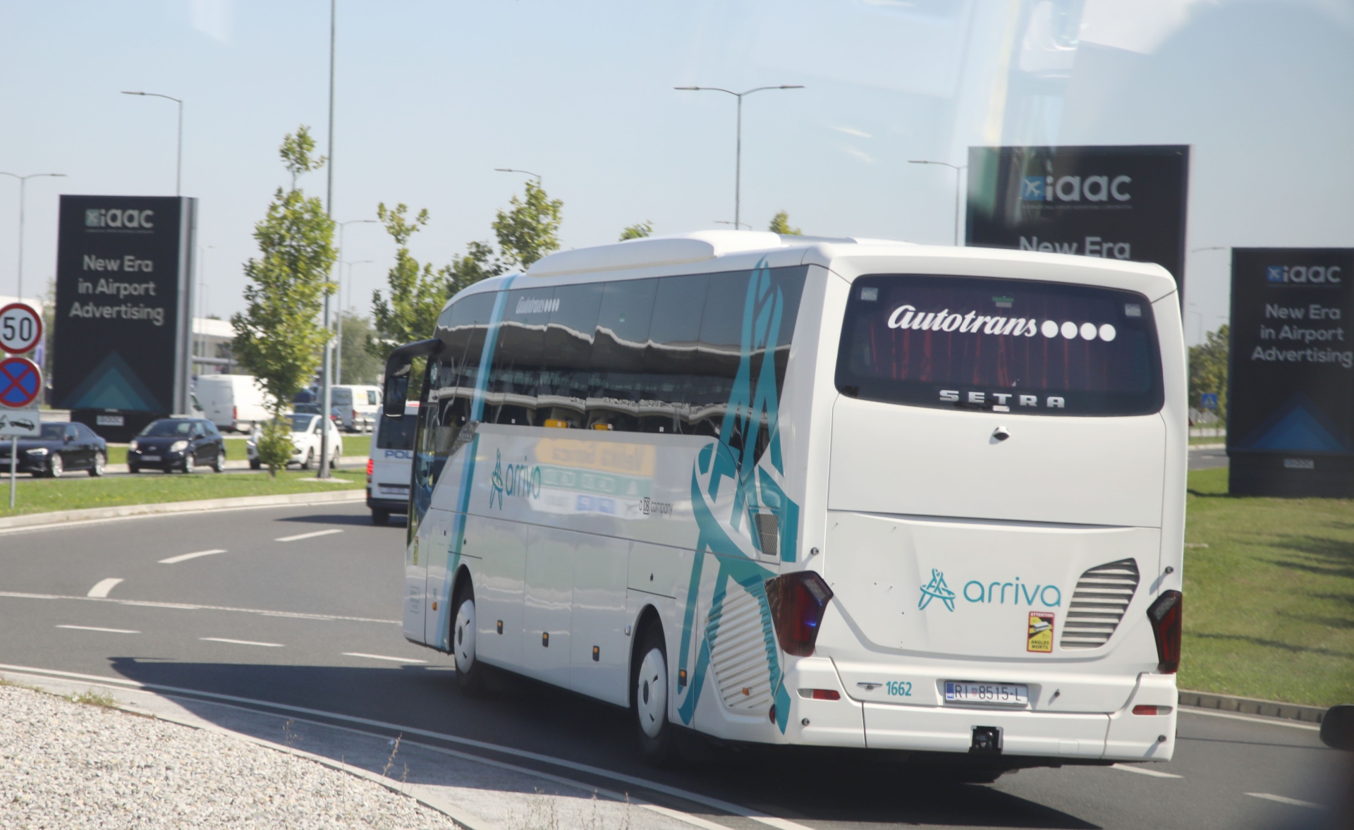 Υπό δρακόντεια μέτρα ασφαλείας η άφιξη της ΑΕΚ στο Ζάγκρεμπ (φωτογραφίες)-2
