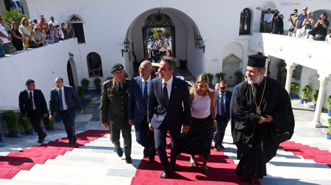 αρχιερατική-θεία-λειτουργία-στο-νησί-562568344