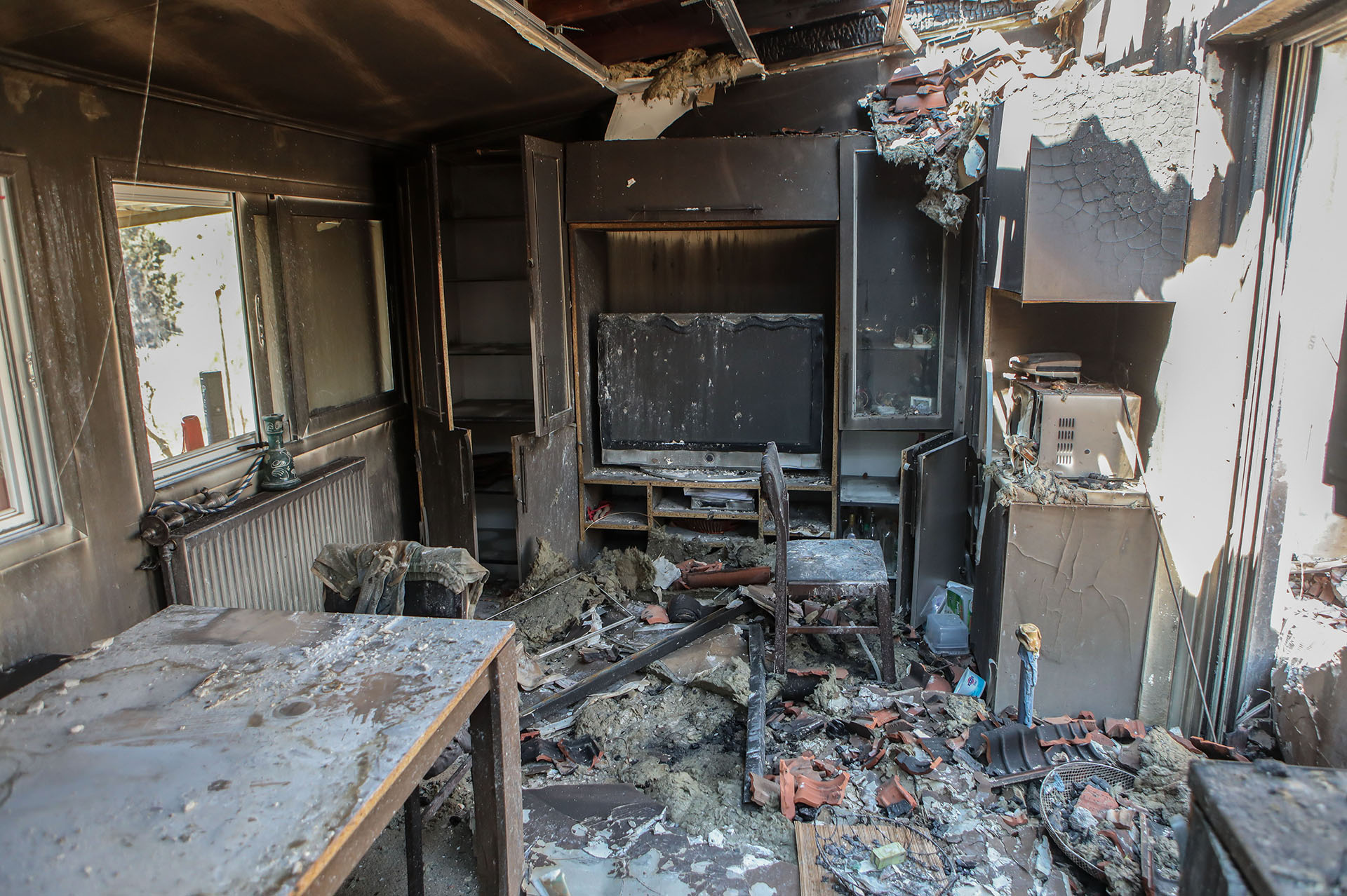 Οδοιπορικό της «Κ» στην Πάρνηθα: Πόνος για την καταστροφή αλλά και πίστη για μια νέα αρχή-14