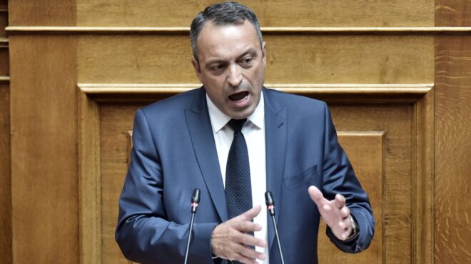 σπαρτιάτες-διέγραψε-τρεις-βουλευτές-562591867