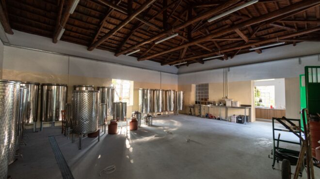 κενά-κτίρια-γεμάτα-ευκαιρίες-στη-δυτι-562569550