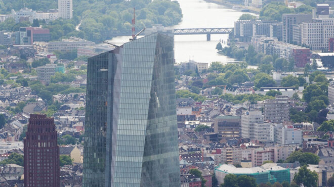 στα-379-δισ-η-αξία-των-ελληνικών-ομολόγων-562558591