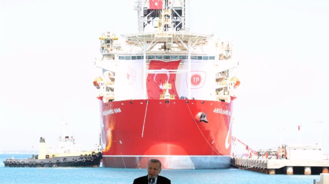 αρθρο-κ-φίλη-στην-κ-η-βελούδινη-επάν-562564972