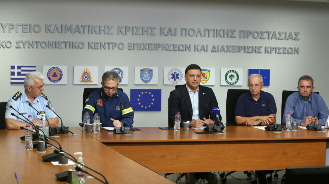 βαρύ-το-κλίμα-στο-κυβερνητικό-στρατόπ-562580527