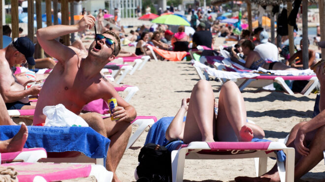 στη-μαγιόρκα-διώχνουν-τους-ξένους-του-562585081