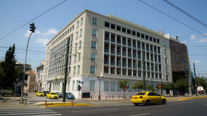 αναζητείται-νέος-μισθωτής-για-το-μέγα-562589641