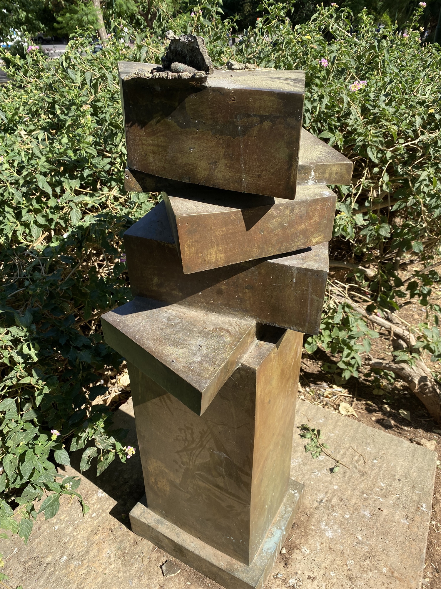 Τεμάχισαν το γλυπτό για σκραπ-1