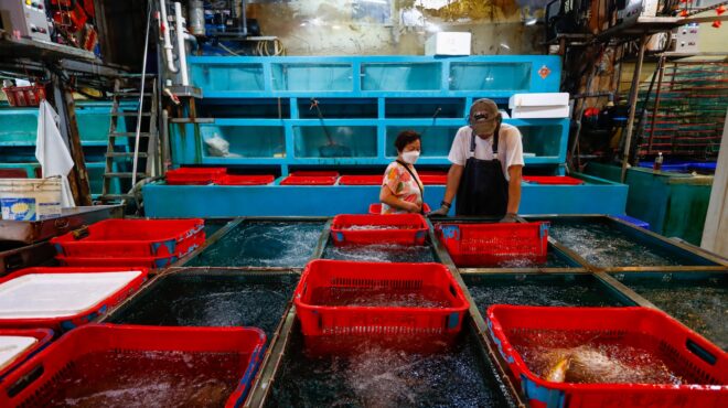 ο-ιάπωνας-πρωθυπουργός-έφαγε-σούσι-φο-562587526