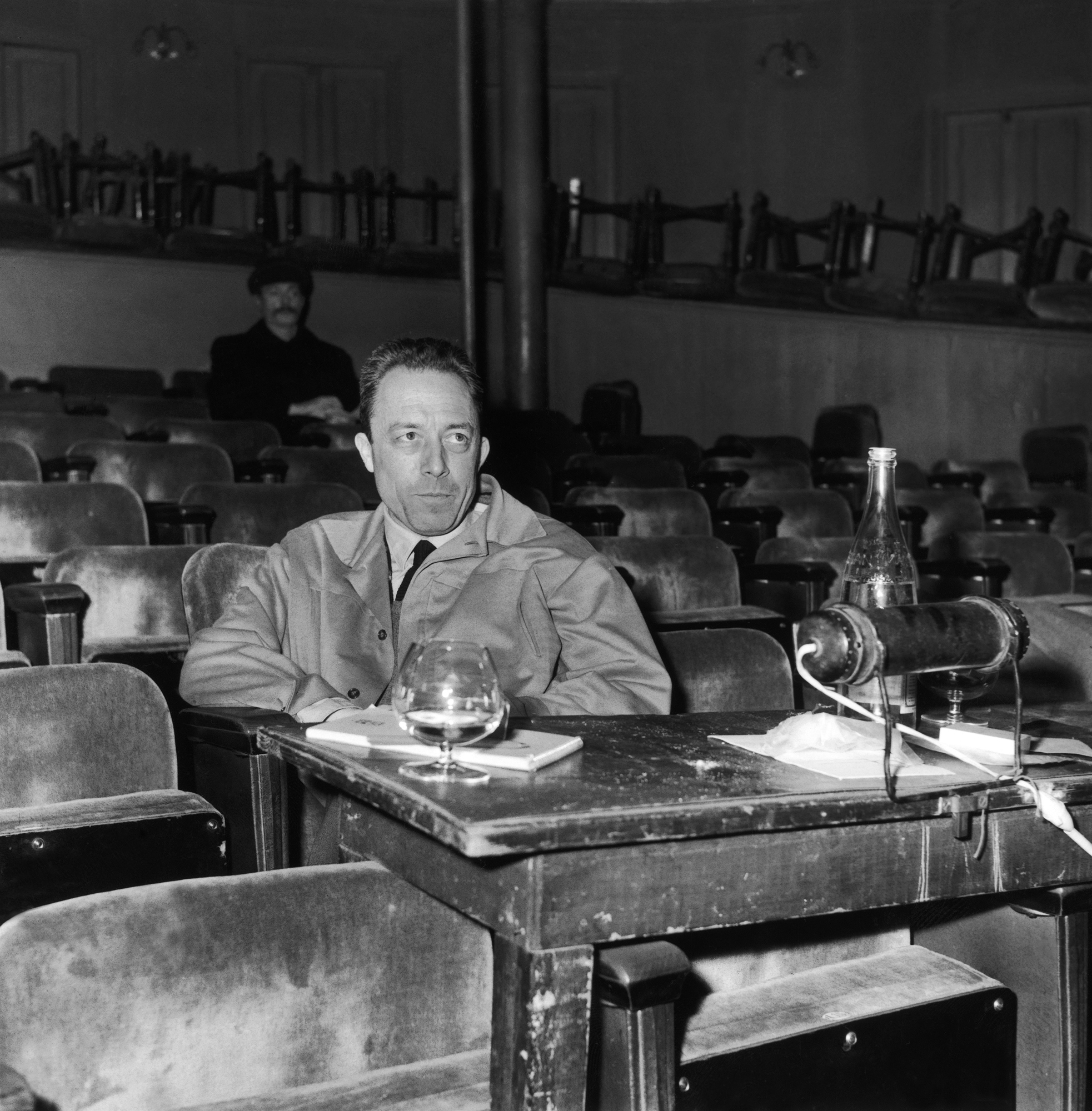 Αλμπέρ Καμύ: Εκπρόσωπος μιας γενιάς-5