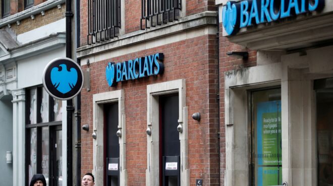 barclays-βλέπει-νέα-έξοδο-της-ελλάδας-στις-562583896