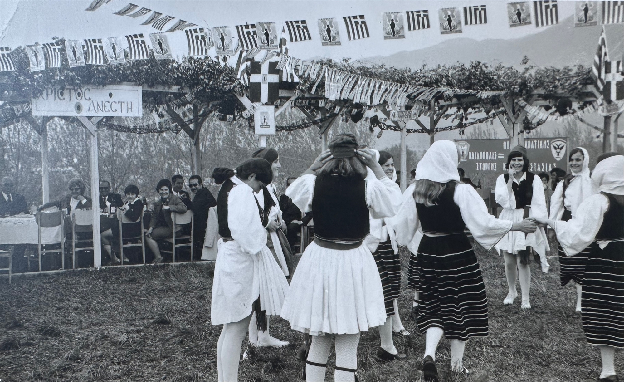 Περίμενες το επισκεπτήριο για να δεις τους γονείς σου-3