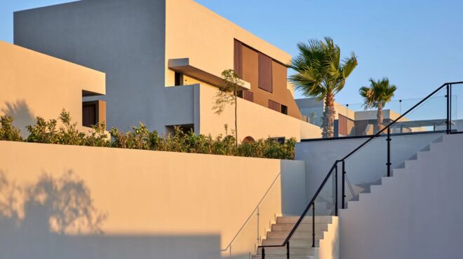 σε-συζητήσεις-για-πέντε-ξενοδοχεία-η-hig-capi-562567984