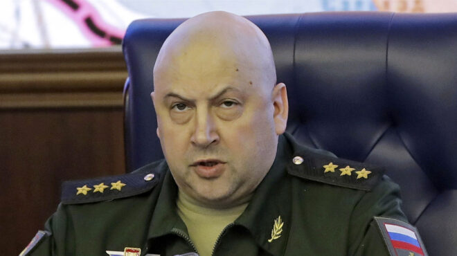 σεργκέι-σουροβίκιν-το-κρεμλίνο-καθαί-562580539