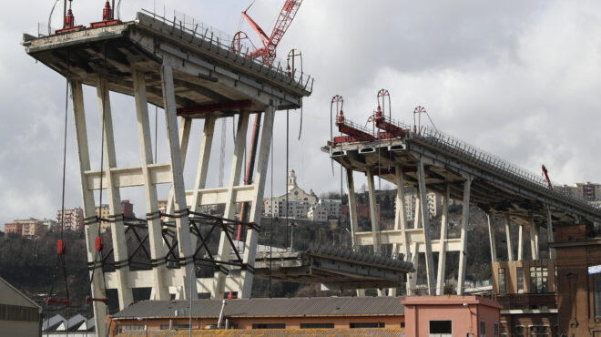 ιταλία-πέντε-χρόνια-από-την-κατάρρευσ-562567096