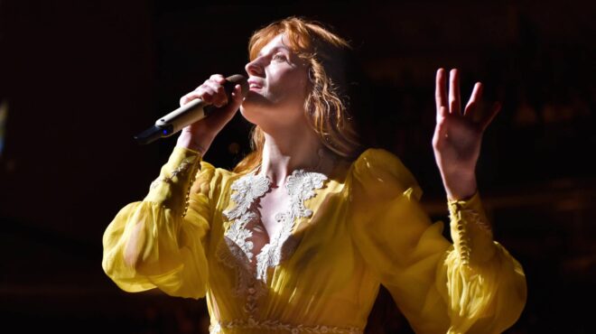 φλόρενς-γουέλς-αποκάλυψε-ότι-υποβλήθ-562586152