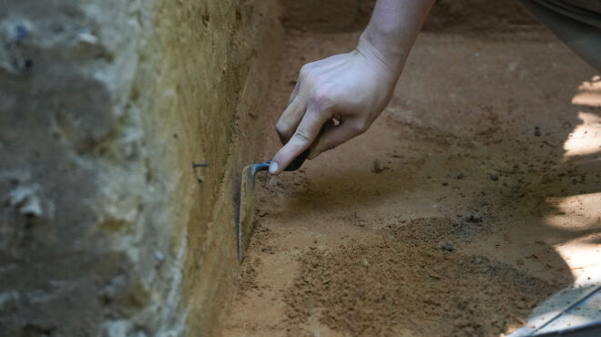 γυναίκες-κυνηγοί-στις-προϊστορικές-κ-562550431