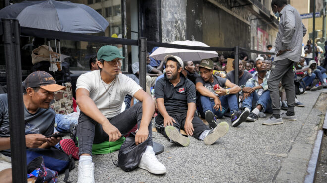 νέα-υόρκη-αιτούντες-άσυλο-κοιμούνται-562549477