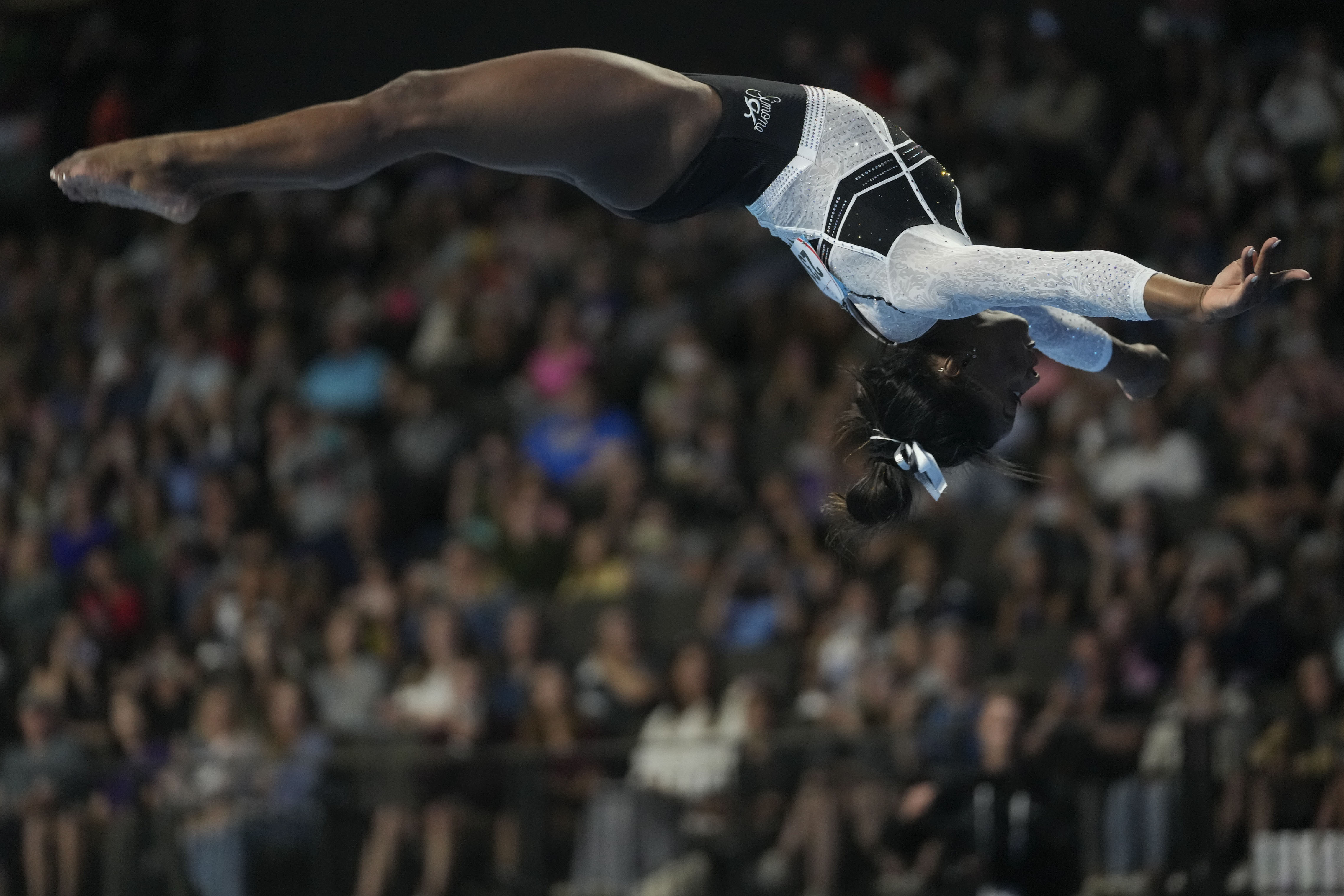 Σιμόν Μπάιλς: Θριαμβευτική επιστροφή στη γυμναστική μετά από δύο χρόνια-1
