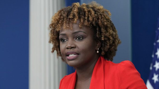 ο-λευκός-οίκος-δείχνει-το-κρεμλίνο-γ-562588678