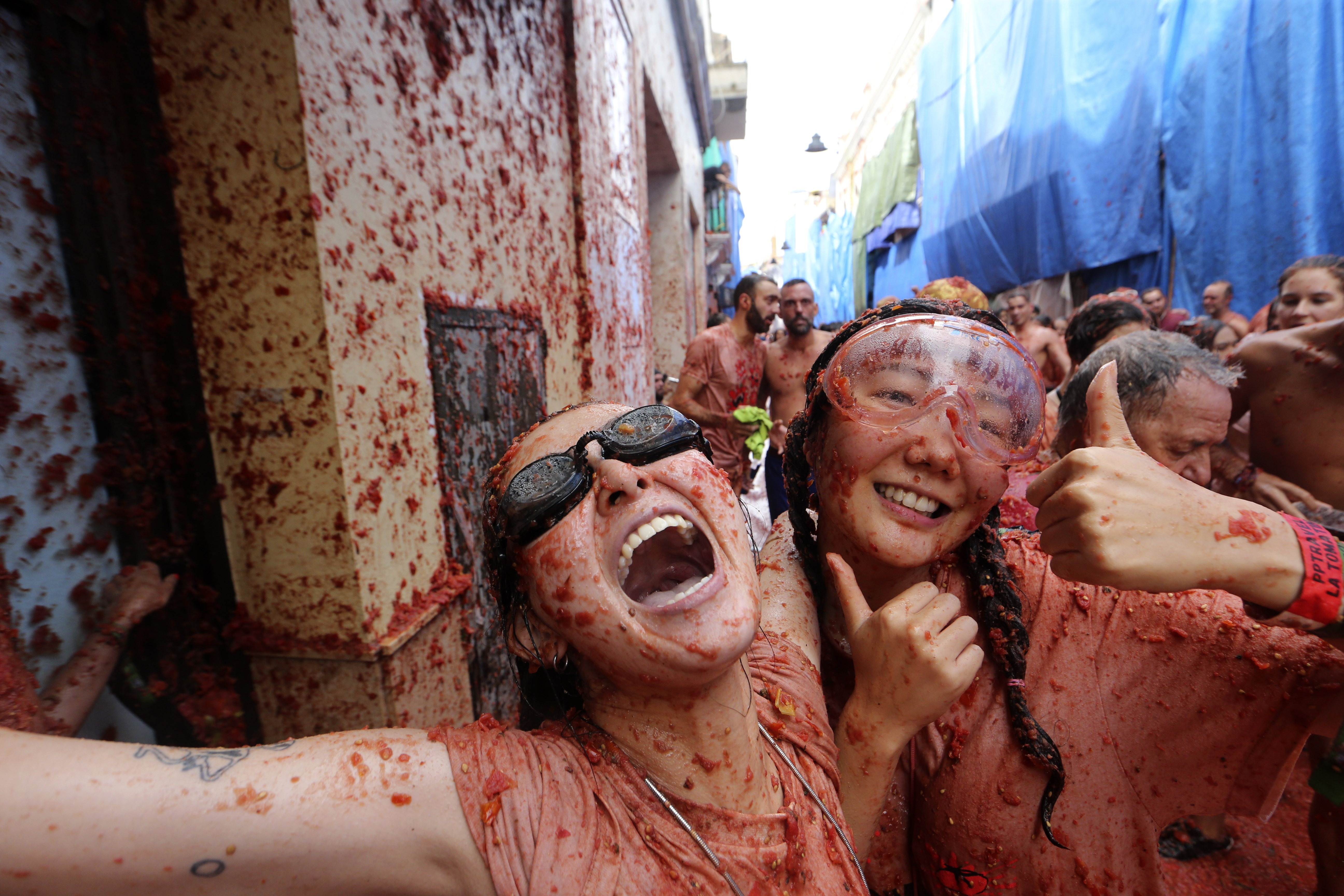Tomatina: Ο ντοματοπόλεμος της Ισπανίας επέστρεψε σφοδρότερος-9
