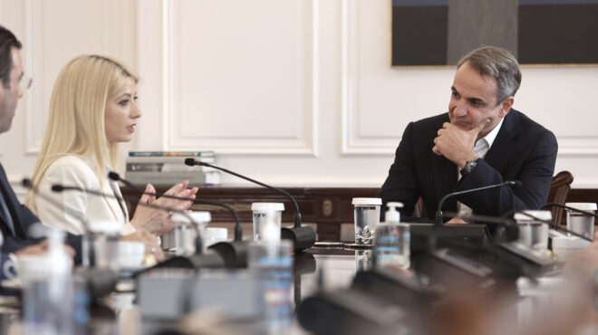 συνάντηση-μητσοτάκη-με-την-πρόεδρο-τη-562550815