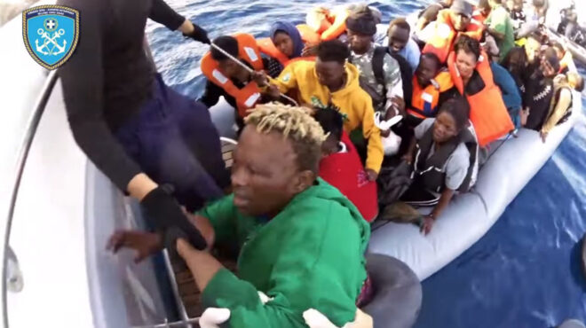 λέσβος-καρέ-καρέ-η-διάσωση-48-ατόμων-στη-562566619