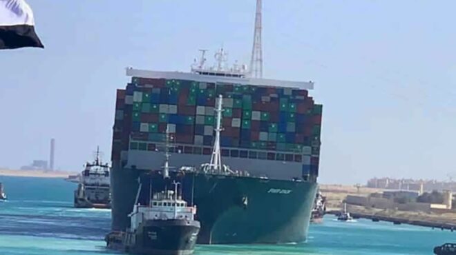 διώρυγα-του-σουέζ-βυθίστηκε-ρυμουλκό-562556464