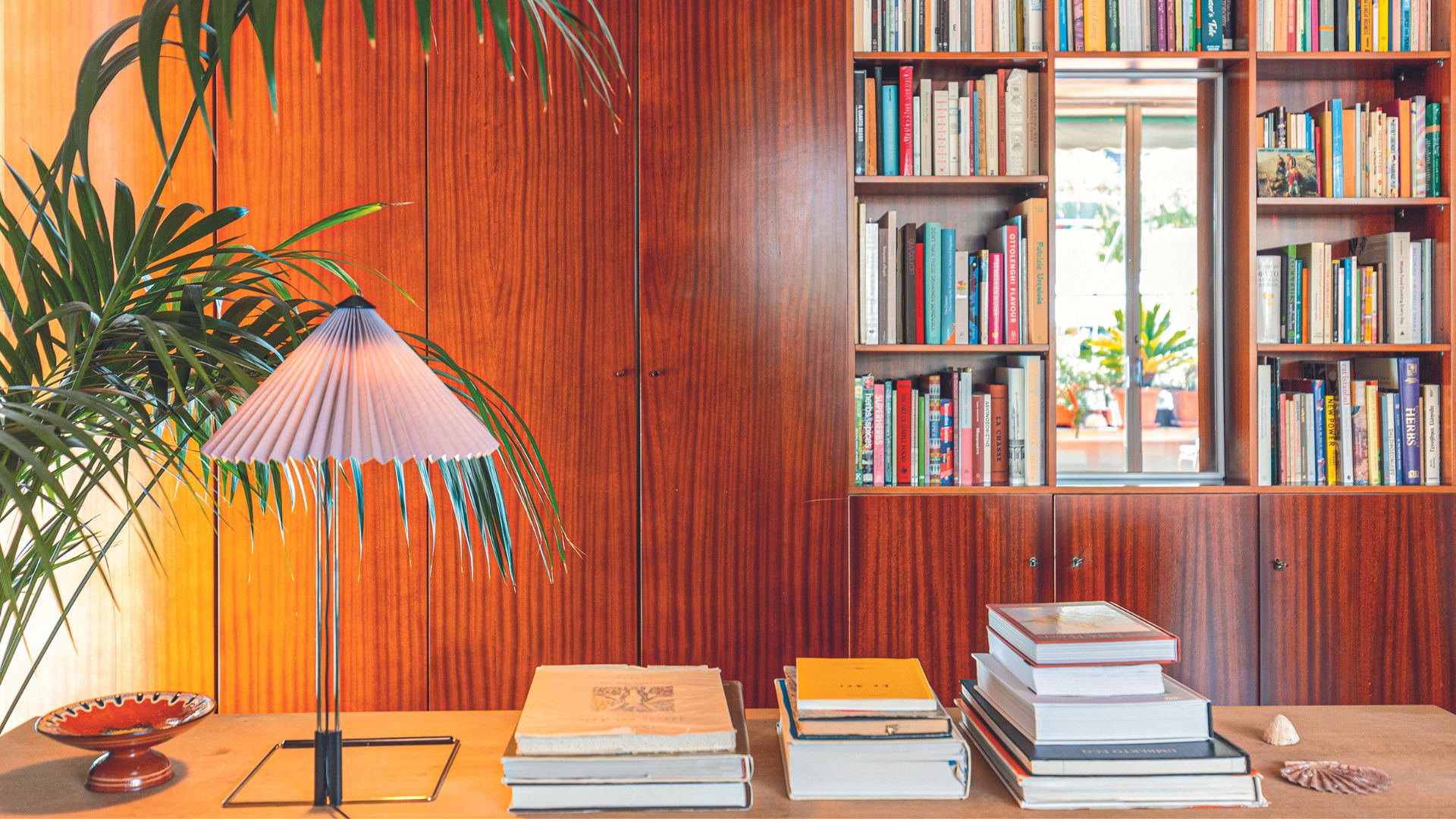 My Space: Φως και μυρωδιές σ’ ένα διαμέρισμα των Εξαρχείων-7