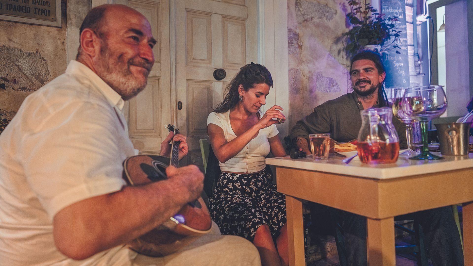 Ο Βαμβακάρης έχει «δισέγγονα» και το ρεμπέτικο γεννιέται ξανά-7