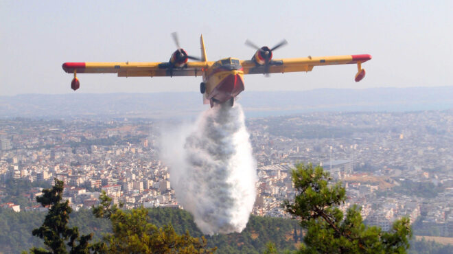 στο-κόκκινο-ο-στόλος-των-πυροσβεστι-562559395