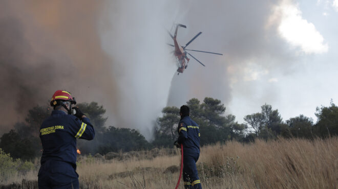 το-όλοι-μαζί-μπορούμε-προσφέρει-βοήθε-562581169