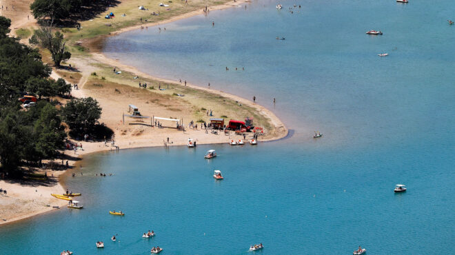 φθηνότερες-οι-διακοπές-στη-νότια-ευρώ-562548346