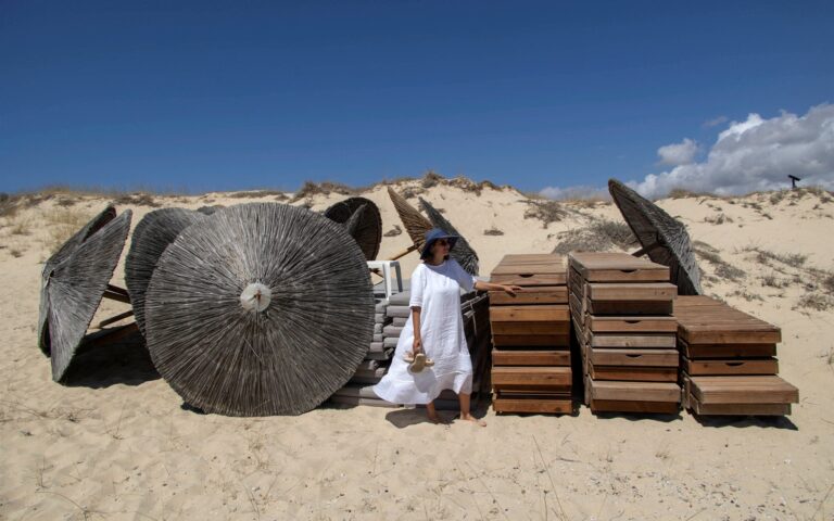 Οργανωμένες παραλίες: Υπουργείο και δήμοι κολλάνε στην άμμο