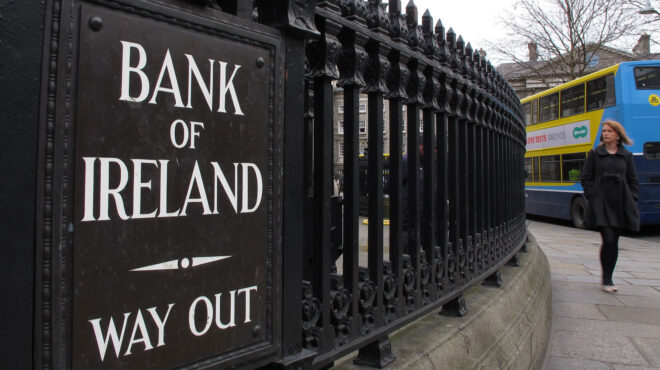 τα-atm-της-bank-of-ireland-μοίραζαν-χρήματα-λόγω-τεχνι-562569364