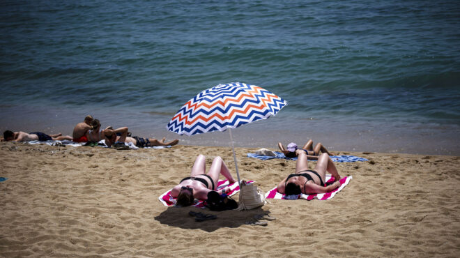 παραλίες-βαρκελώνης-τα-μαγιό-διώχνου-562565731