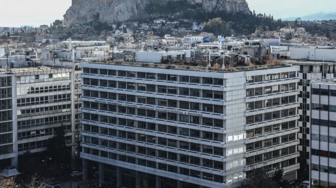 κλείνουν-τα-παράθυρα-φοροδιαφυγής-στ-562573606