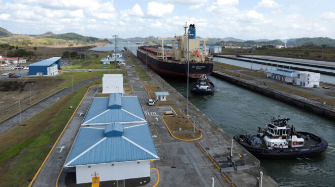 μποτιλιάρισμα-στη-διώρυγα-του-παναμά-562563376