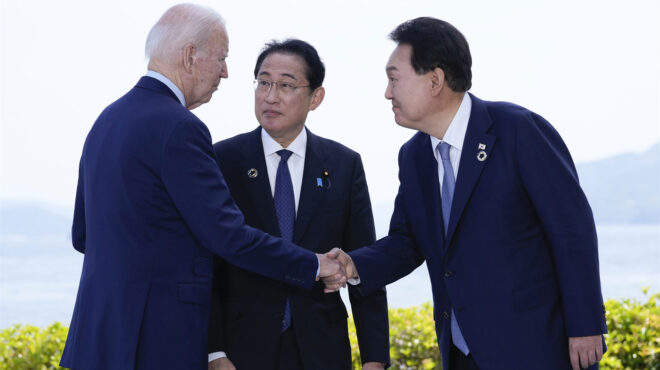 ο-μπάιντεν-φέρνει-κοντά-ιαπωνία-με-ν-562571527