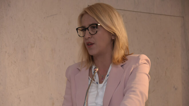 πυρκαγιά-στο-μάτι-η-ανάρτηση-της-δούρο-562548889