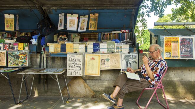 παρίσι-η-αντίσταση-των-βιβλιοπωλών-το-562553149