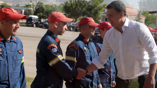 εντός-και-εκτός-συριζαίοι-εναντίον-πα-562574077